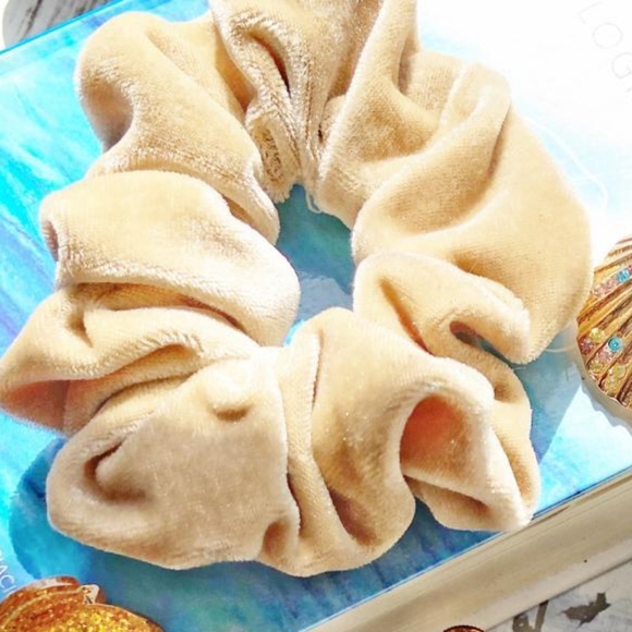 CAMEL VELVET SCRUNCHY JEWELD HAIR CLIP SET - Picture 2 of 5